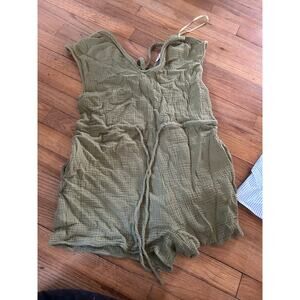 New In 100% Cotton Green Romper womens M